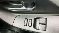 Toyota Yaris 1.5 VVT-i Icon Tech 5dr Petrol Hatchback